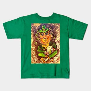 Leprechaun celebrating St. Paddys Day Kids T-Shirt